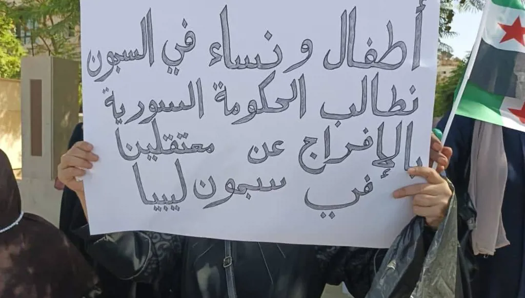 سوريون في ليبيا... بين أعباء الإقامة وحلم العودة إلى الوطن
