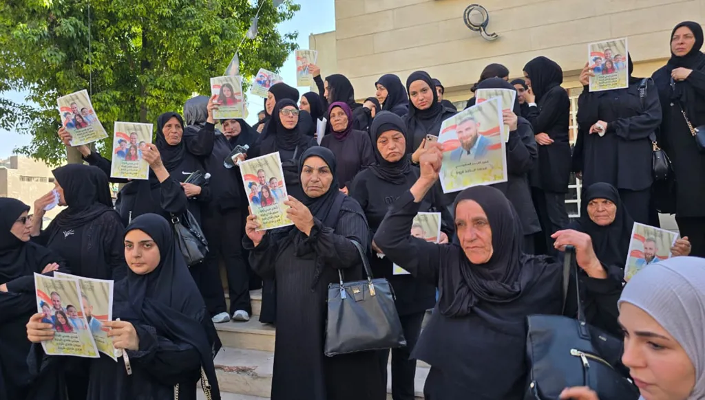 أهالي بنت جبيل يُشيّعون أبناءهم (أحمد مننتش).