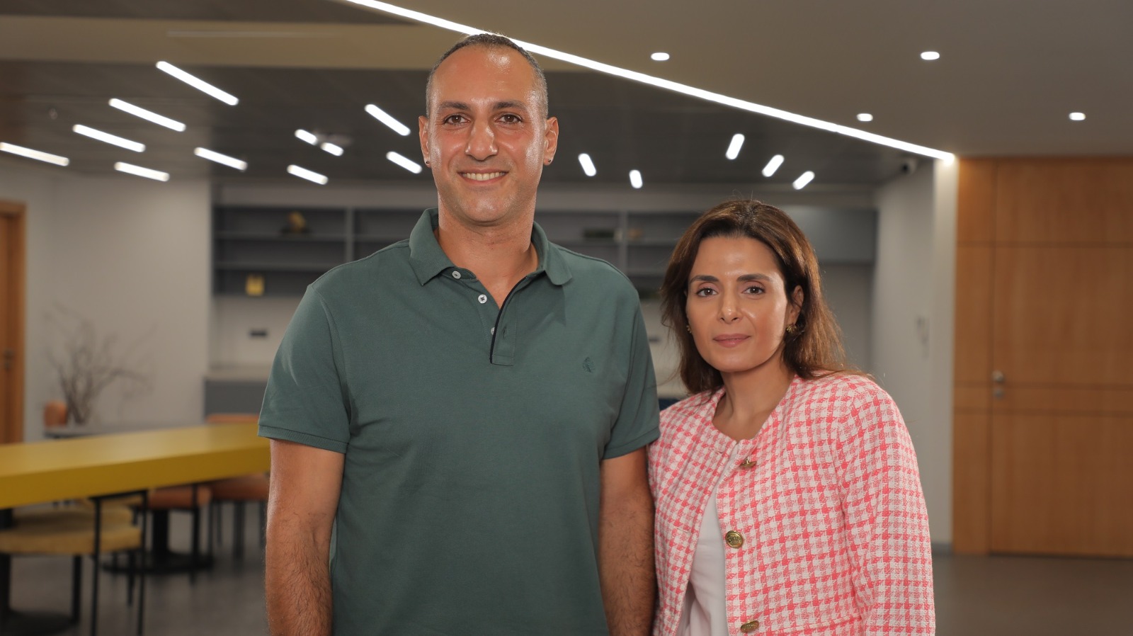 نايلة تويني وضيفها رامي معلوف. (النهار)