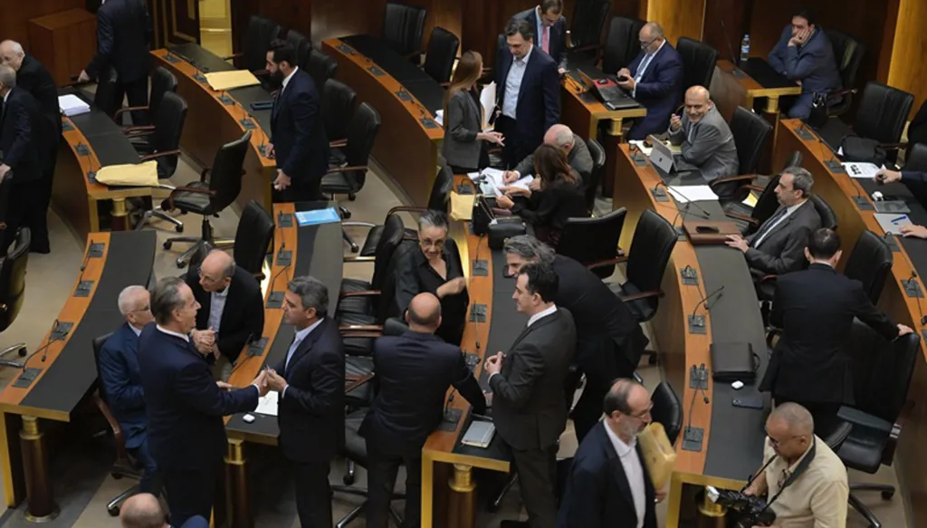 على وقع السجالات... فقدان نصاب الجلسة التشريعية وبري يدعو إلى جلسة جديدة غداً