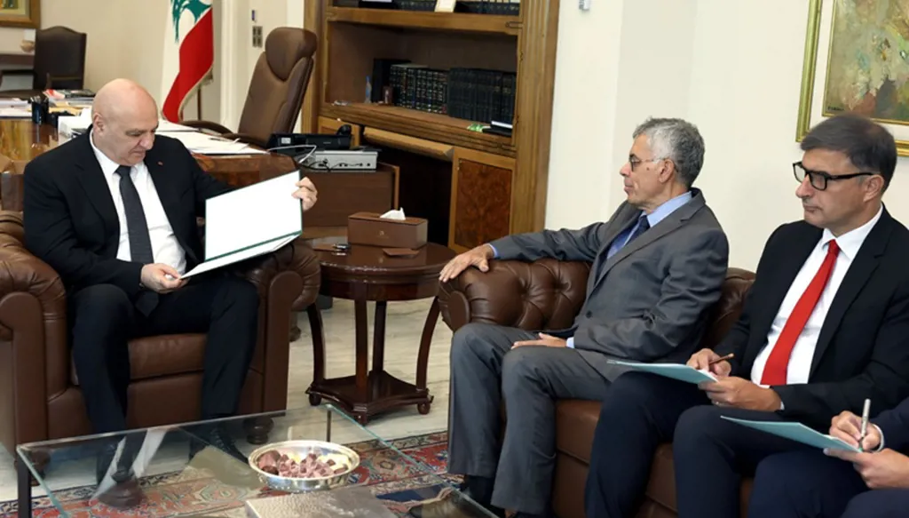 عون: ليس من المقبول أن يوجّه أحد سهام الانتقاد أو الاستهداف إلى الجيش والقوى الأمنية