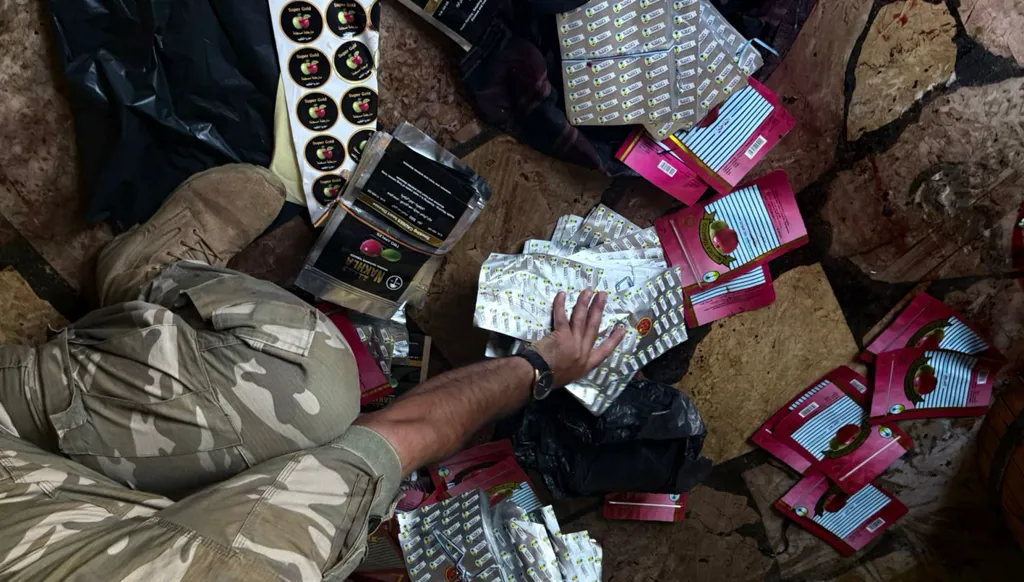 "الريجي": ضبط مصنوعات تبغية مهرّبة وورشة لتصنيع المعسل المزوّر في القاع والهرمل