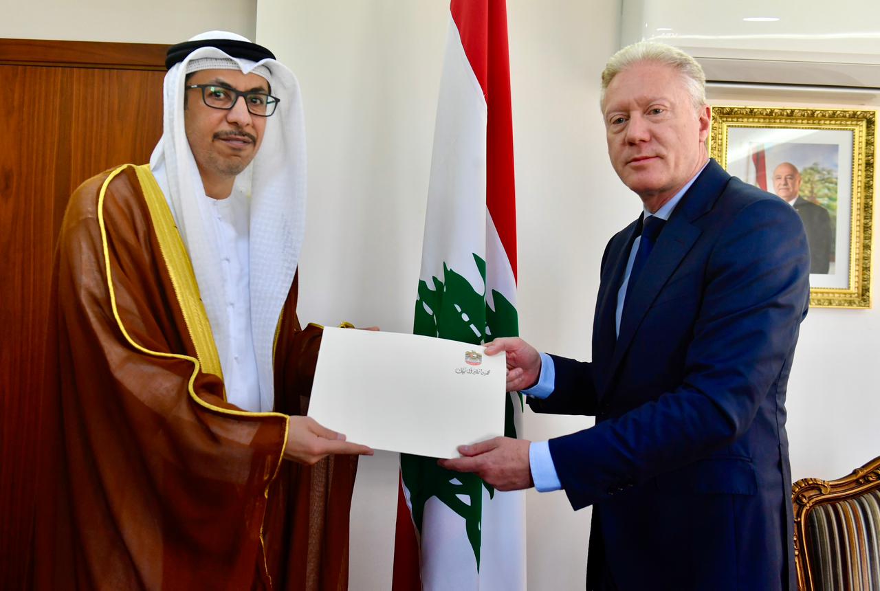 لقاء يجمع وزير الخارجية اللبناني وسفير الإمارات (حسام شبارو). 