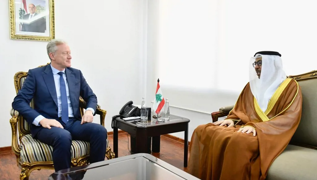 لقاء يجمع وزير الخارجية اللبناني والسفير الإماراتي (صور)