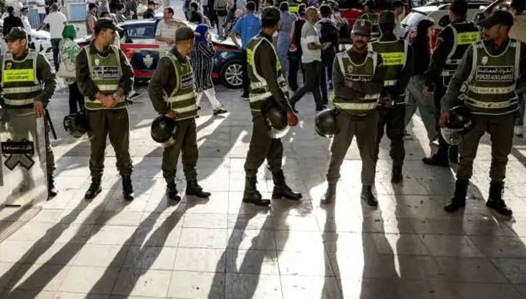من باريس إلى آيت عميرة... احتجاجات الشباب محاولة للفهم