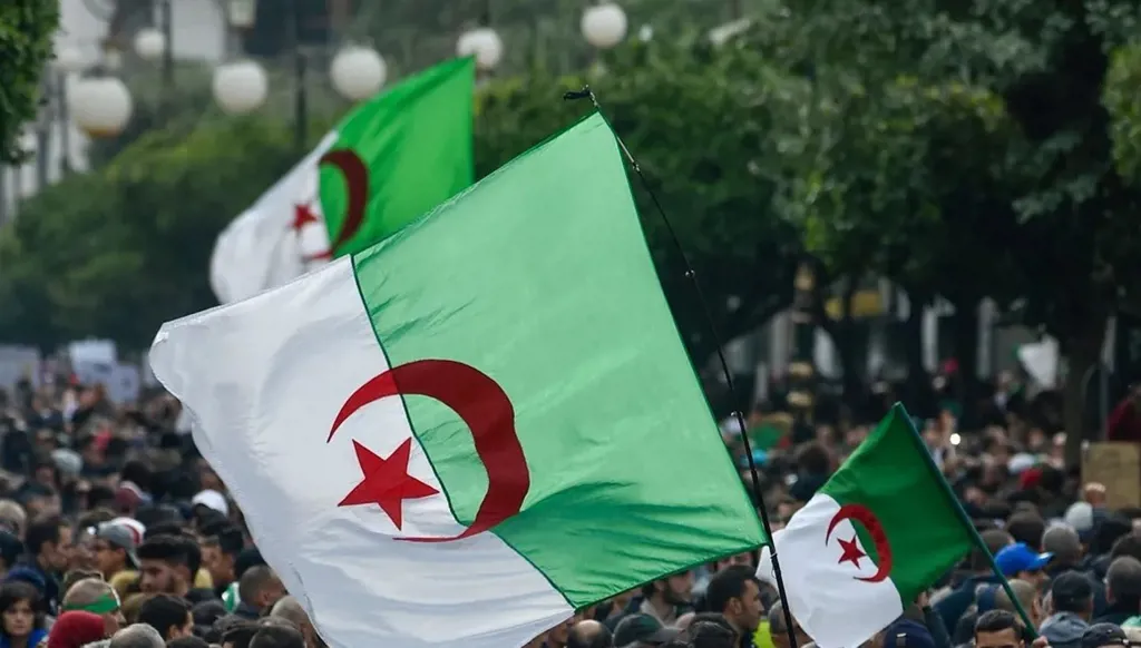 الجزائر على عتبة حوار وطني مؤجَّل... وتحضيرات تمهّد لمشهد سياسي جديد