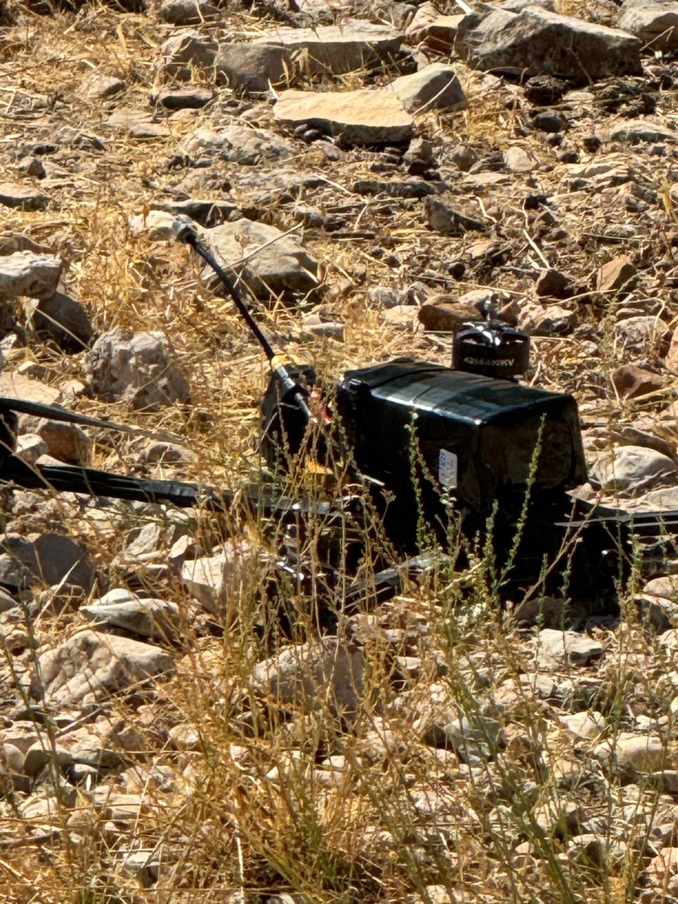 سقوط درون إسرائيلية في منطقة وادي فيسان في جرود الهرمل (مراسلة النهار). 