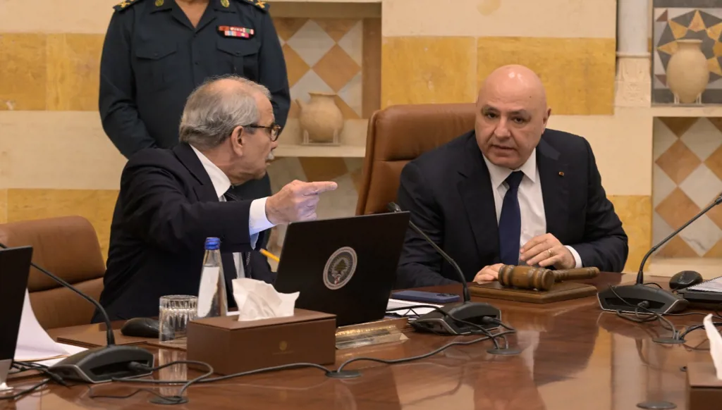 الرئيس عون مطالب بإنقاذ عهده والبلد باكرا