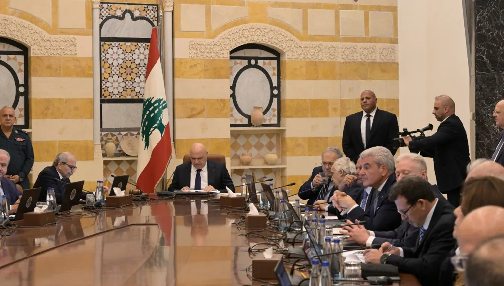 الحكومة اللبنانية ناقشت تقرير الجيش حول حصر السلاح... ماذا قرّرت بشأن جمعية "رسالات"؟