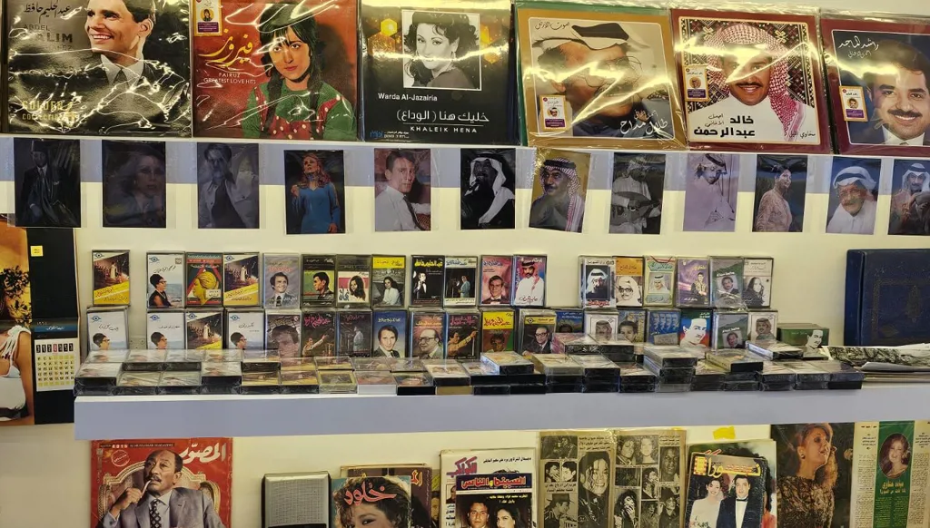 الكاسيت يستعيد مجده في قلب معرض الرياض للكتاب