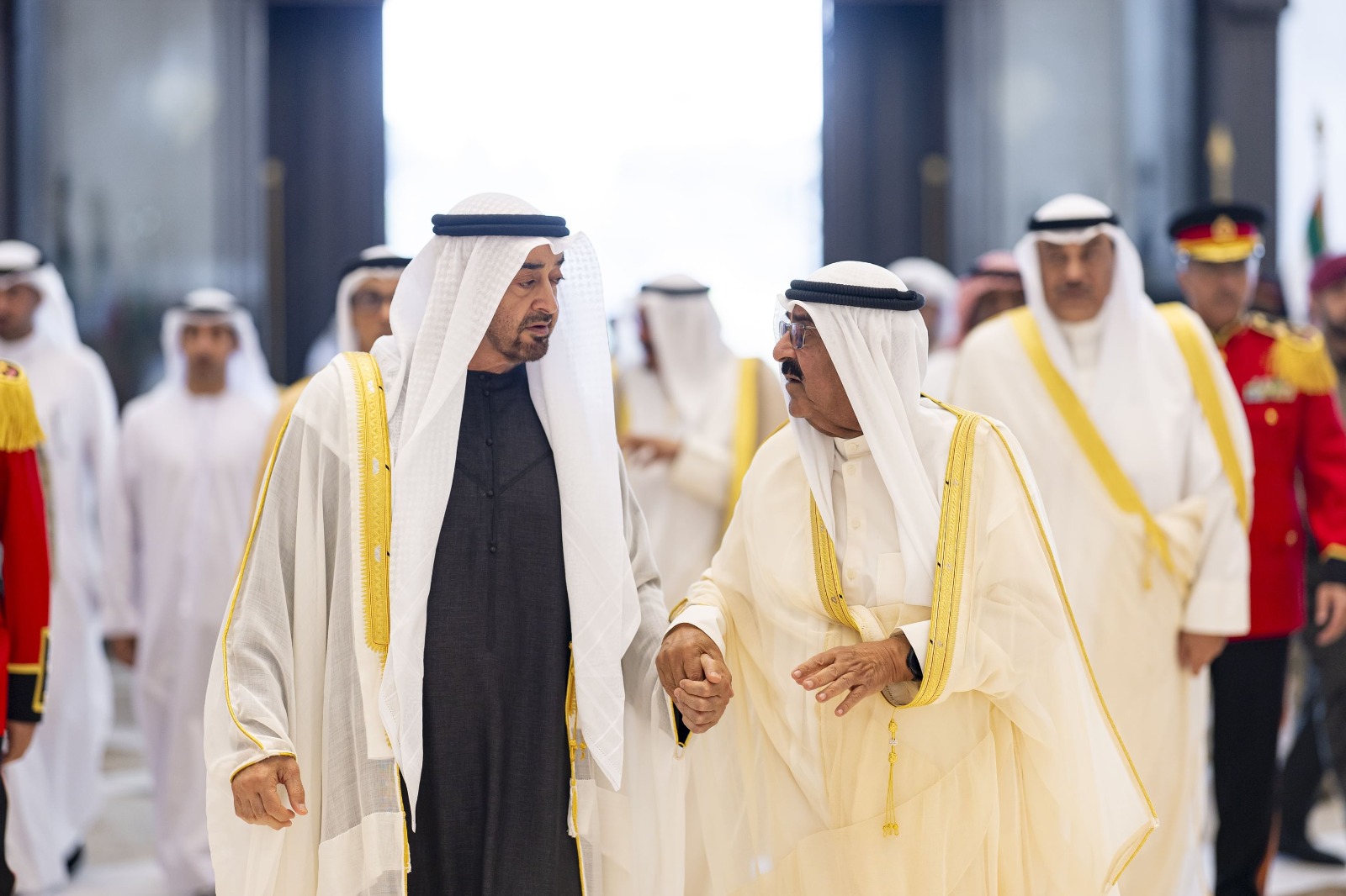 أمير الكويت وبن زايد. (وام)
