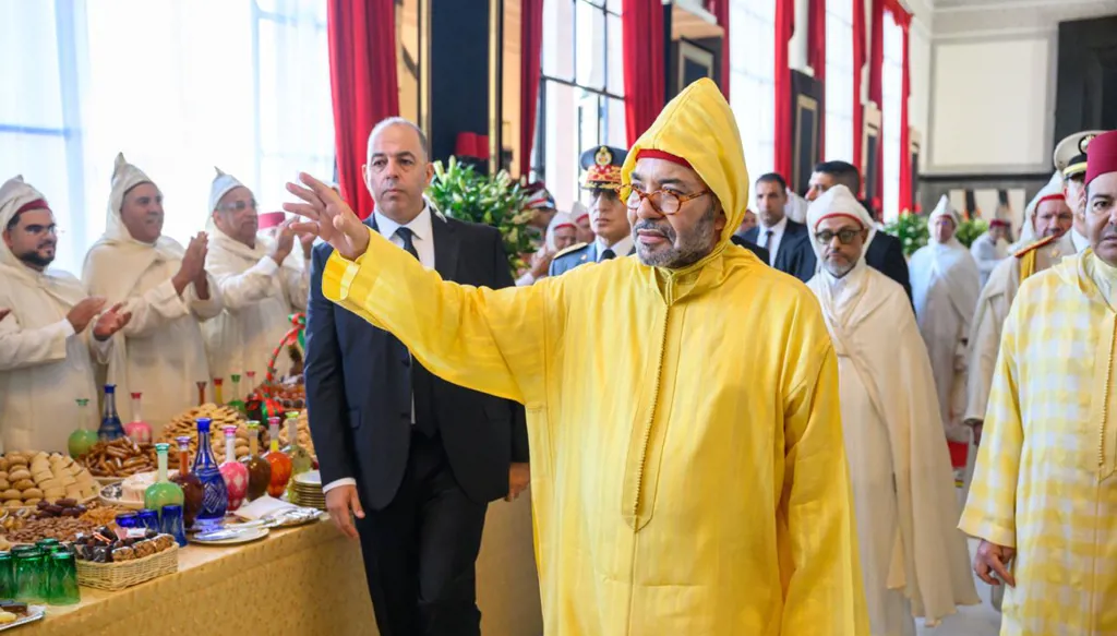 ملك المغرب يدعو الحكومة والبرلمان إلى تغليب المصالح العليا للوطن والمواطنين والتغيير الملموس في العقليات