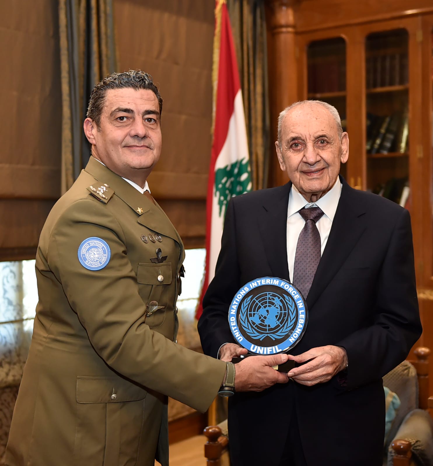  بري وقائد قوات الطوارئ الدولية العاملة في جنوب لبنان (مكتب بري الإعلامي).