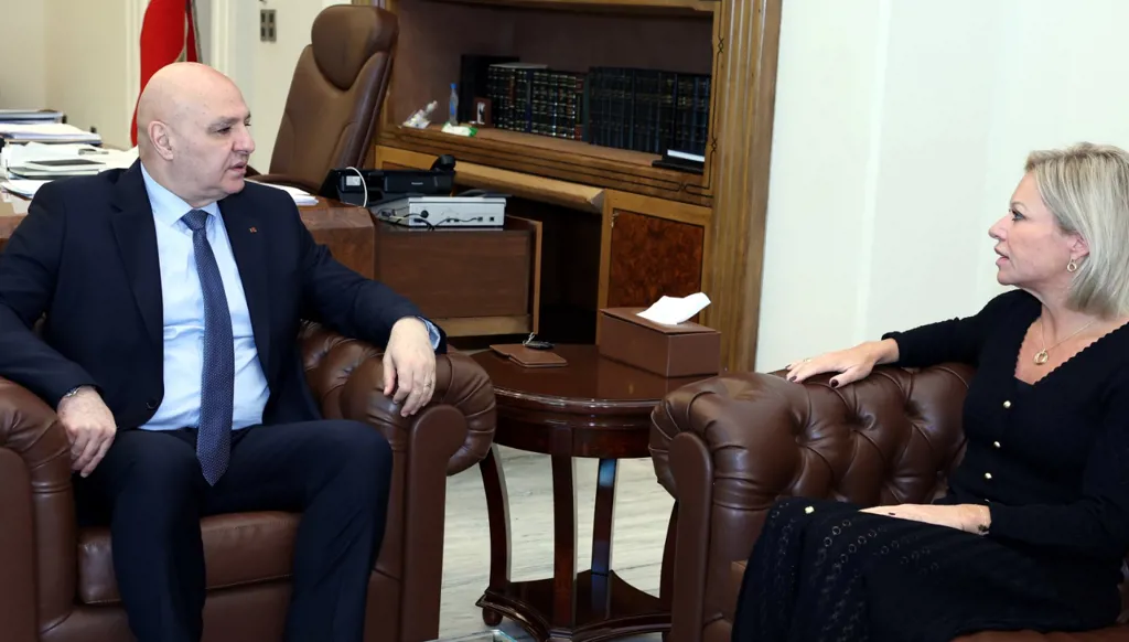 عون: أنا مستعد للقيام بكل وسيلة تريح لبنان وتبعد عنه شبح الحرب
