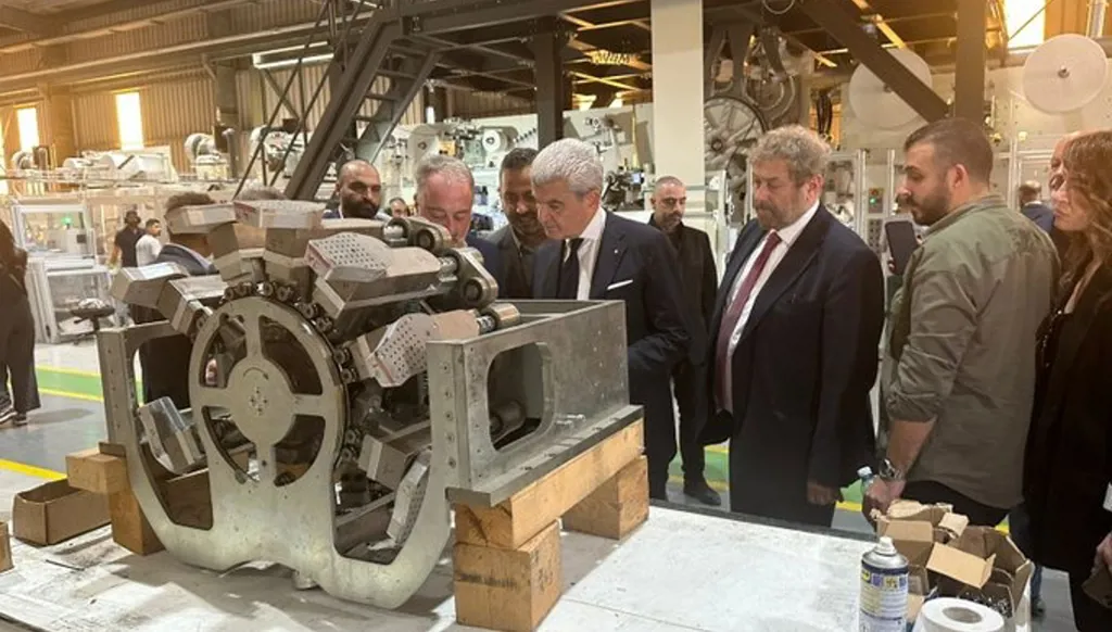 وزير الصناعة جو عيسى الخوري (إكس).