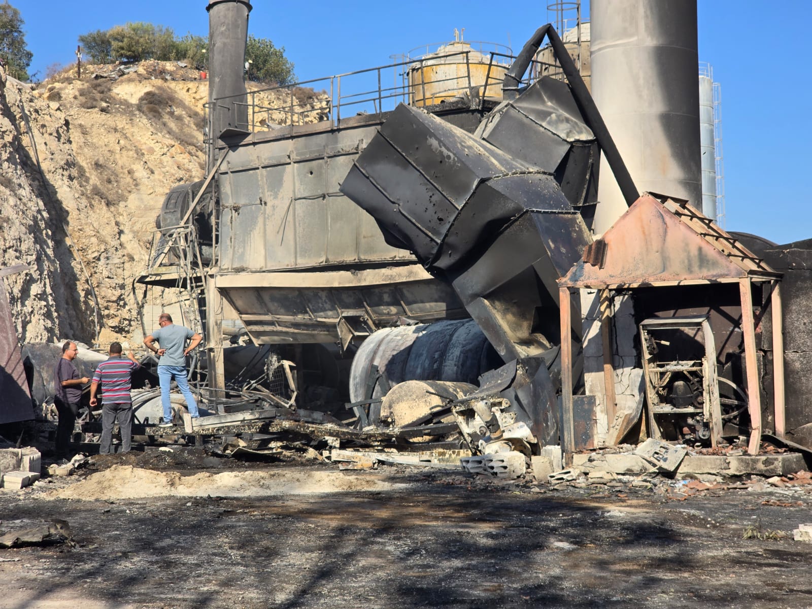 أضرار المعمل (أحمد منتش).