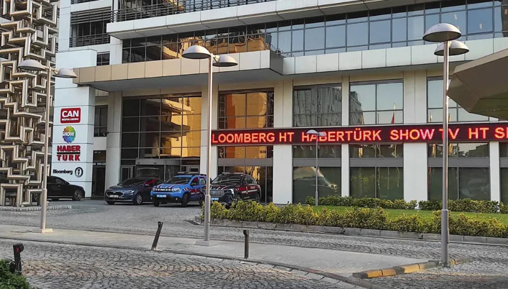 تركيا تعيد توزيع النفوذ بين المال والسياسة والإعلام