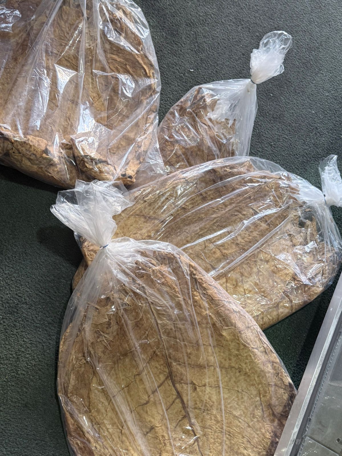 ضبط مصنوعات تبغية مهرّبة ومزوّرة (الريجي). 