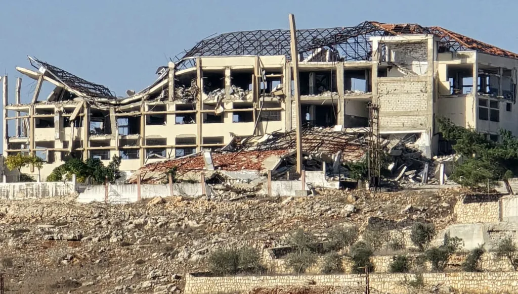 ثانوية ميس الجبل الرسمية: من 2000 إلى 2006… ومن يعيد بناؤها بعد الحرب؟