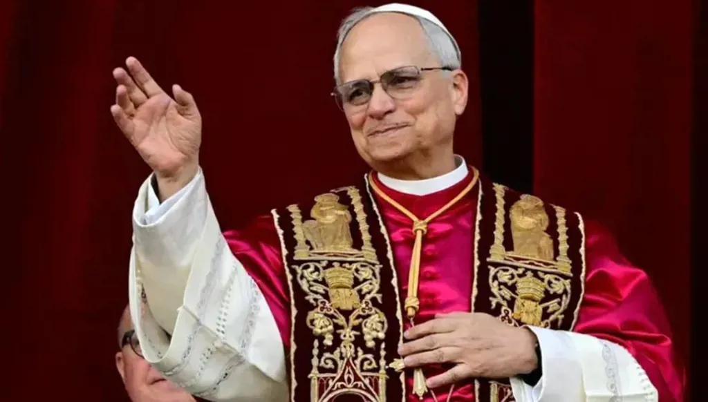 البابا يُحذّر من مخاطر الذكاء الاصطناعي: لا تسندوا قرارات الحياة والموت إلى الآلات