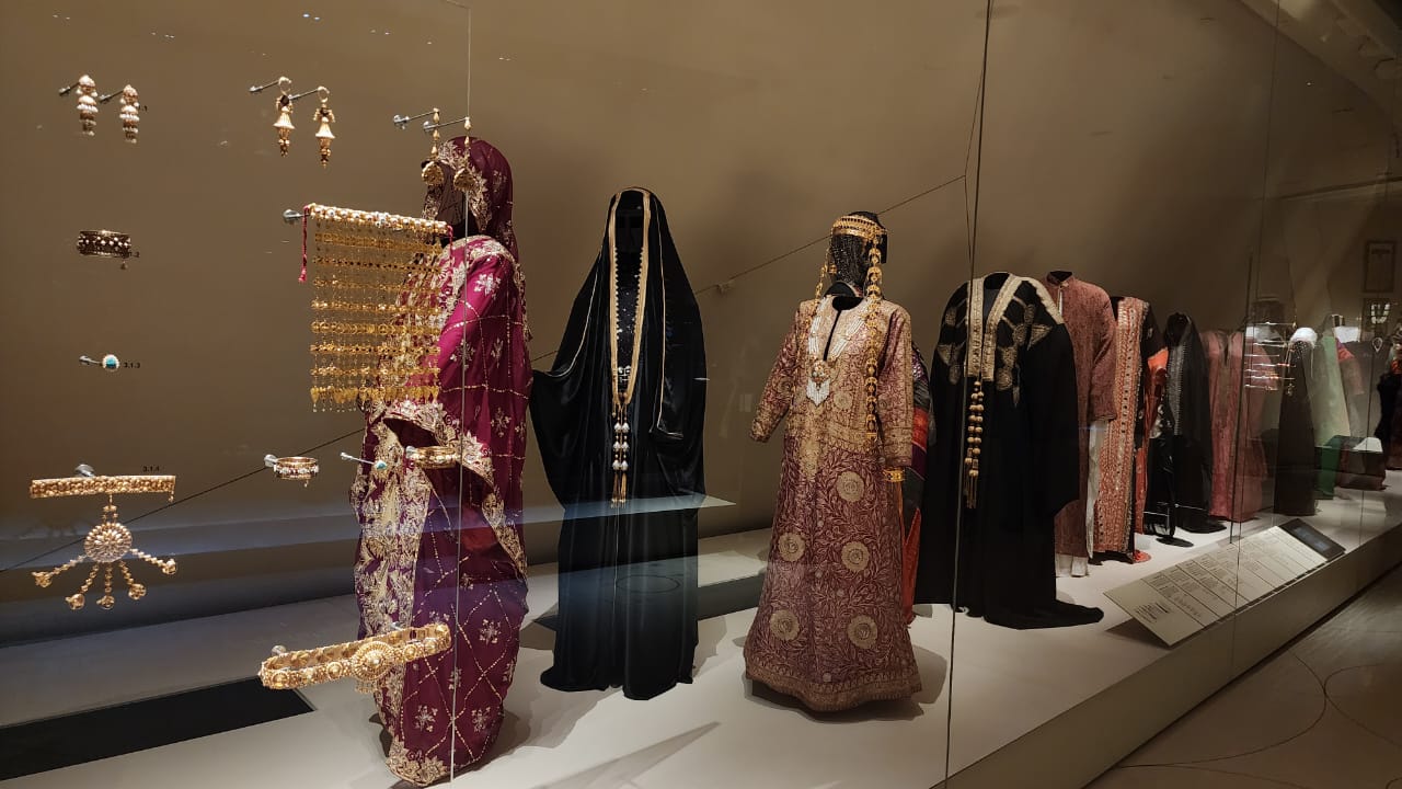 أزياء قطرية عبر الزمن (النهار).