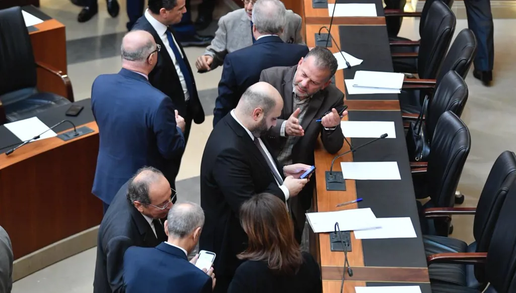 تخريجة انتخابية من دون غالب ومغلوب