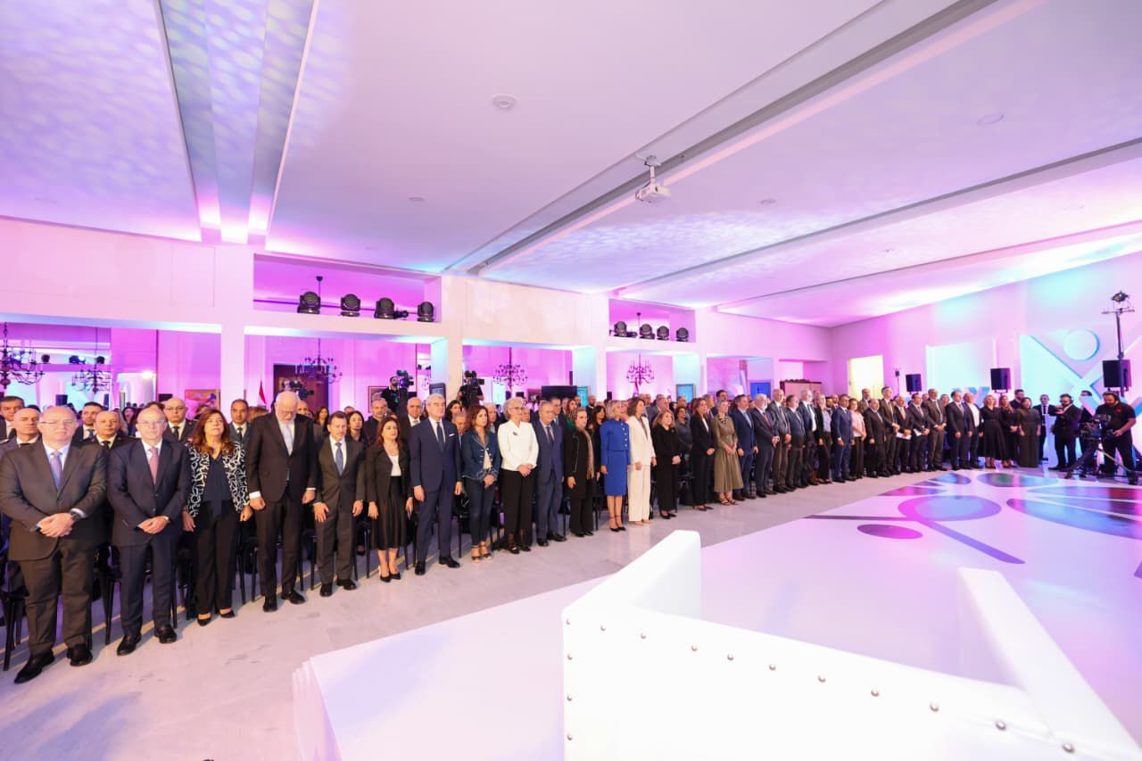 الحضور في إطلاق برنامج