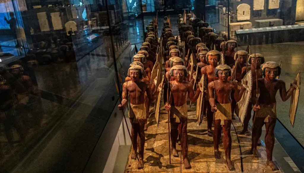 "المتحف المصري الكبير"... أيقونة جديدة للسياحة والاستثمار والاقتصاد في القاهرة