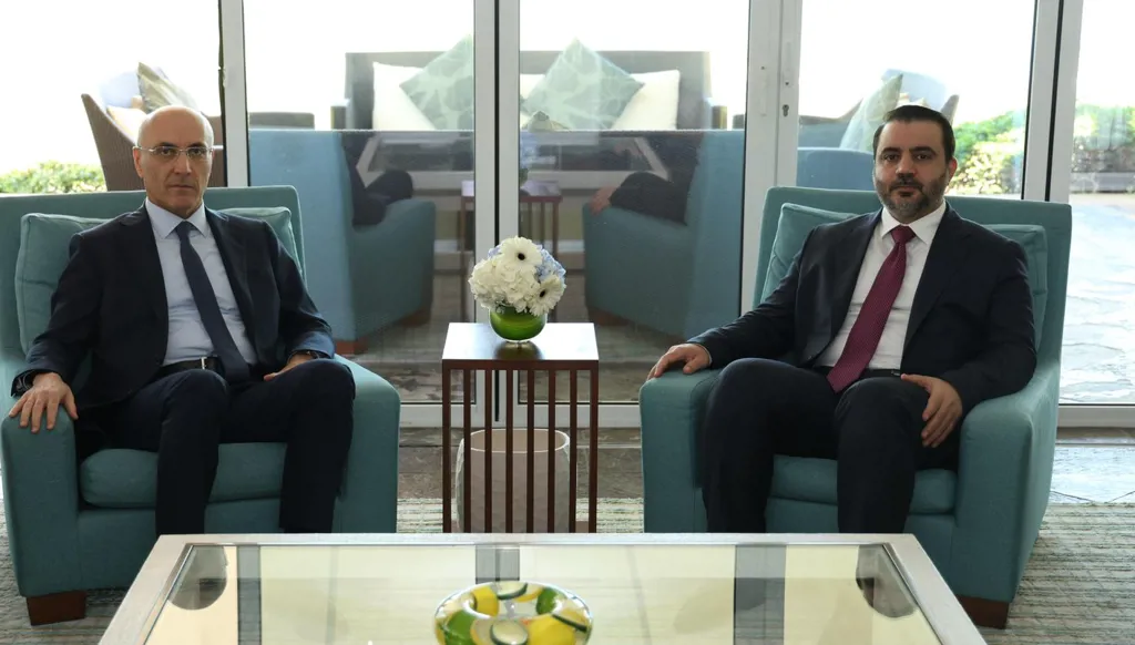 الحجار يلتقي وزيري الخارجية السوري والبحريني لبحث العلاقات والتنسيق المشترك