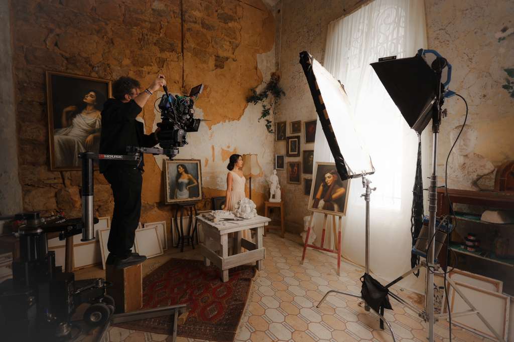 نور حلو من كليب أغنية ما بتشبهني (المكتب الإعلامي).