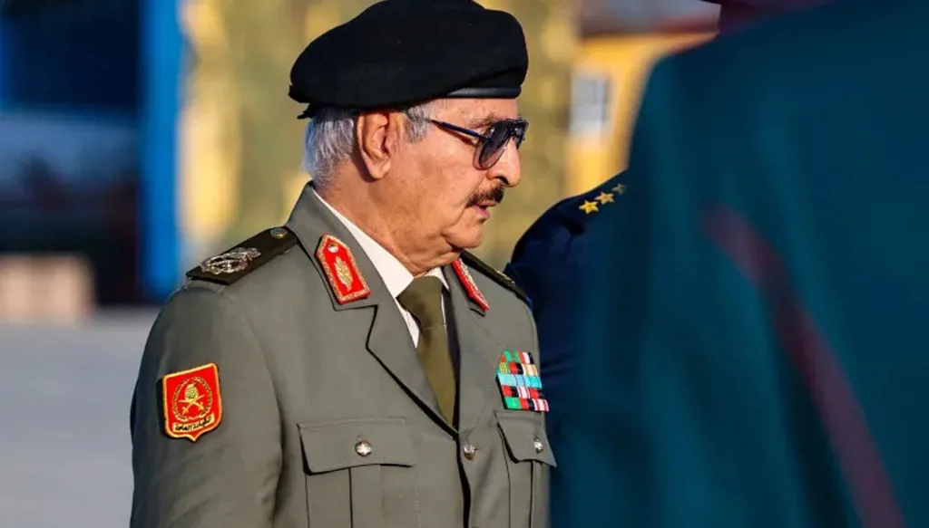 حفتر يخترق معسكر خصومه... ضغط لتحقيق مكاسب أم تهميش للدّور الأممي؟