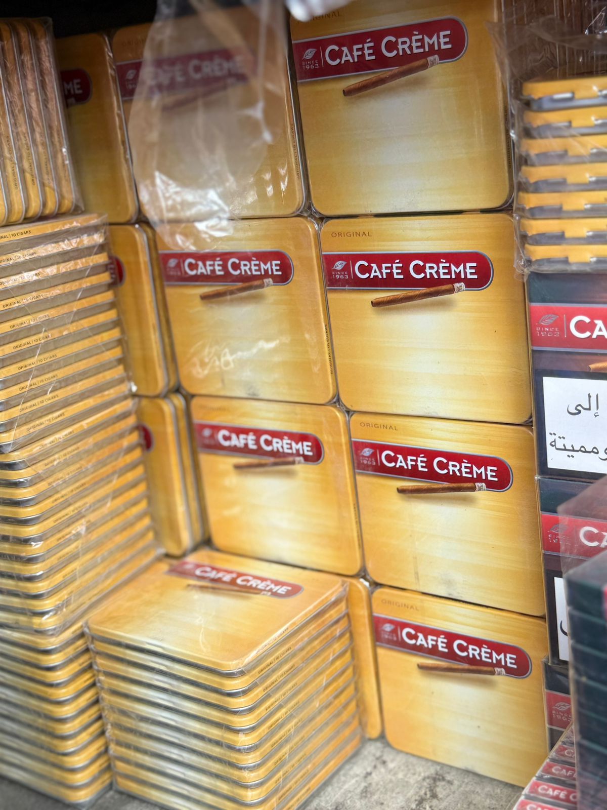 مصنوعات تبغية مهرّبة ومزورّة (الريجي).