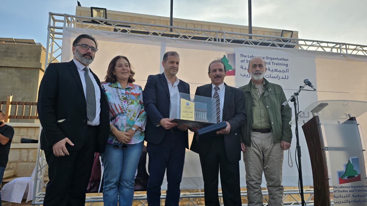 الشاعر والفنان علي حليحل مكرّما في سهل بعلبك (لينا اسماعيل)