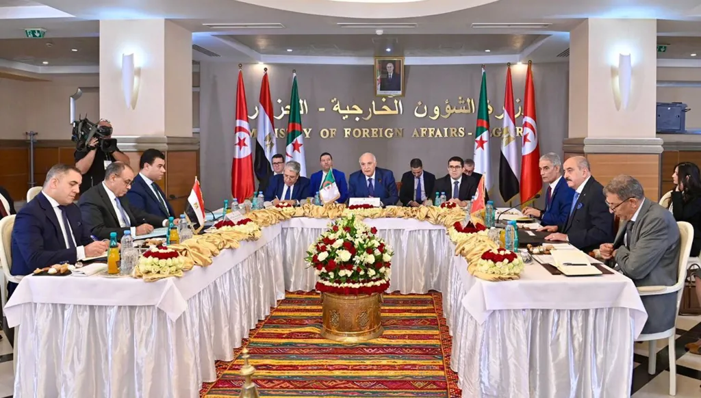 ثلاثية جوار ليبيا رهن سياسة المحاور