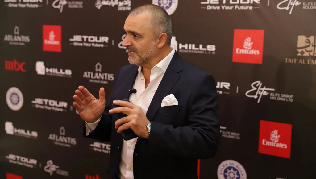 "ستارز أون بورد" للمرة الأولى في دبي... موسم عاشر من "شط بحر الهوى"