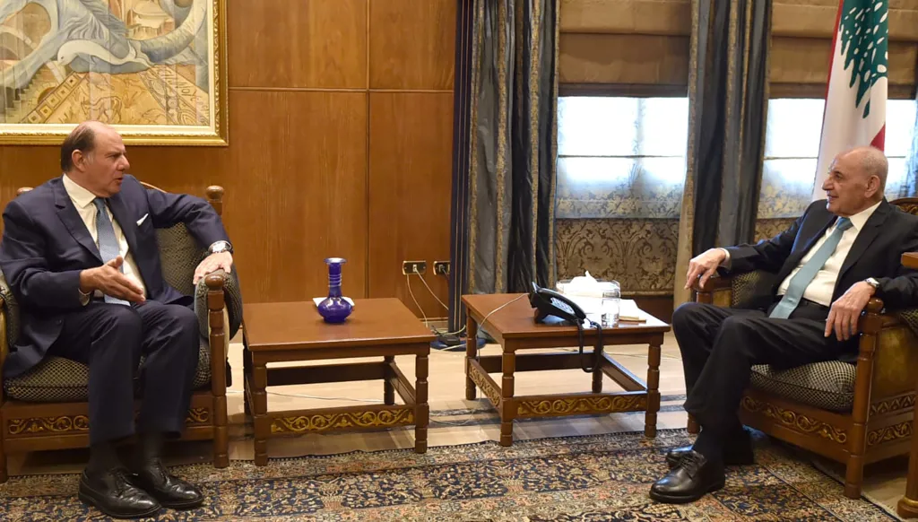 بري استقبل حاكم مصرف لبنان... وتابع حرائق الجنوب