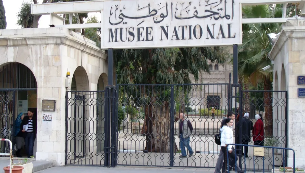 المتحف الوطني في دمشق يغلق أبوابه بعد سرقة قطع ثمينة وتاريخية... والسلطات السورية تُحقّق