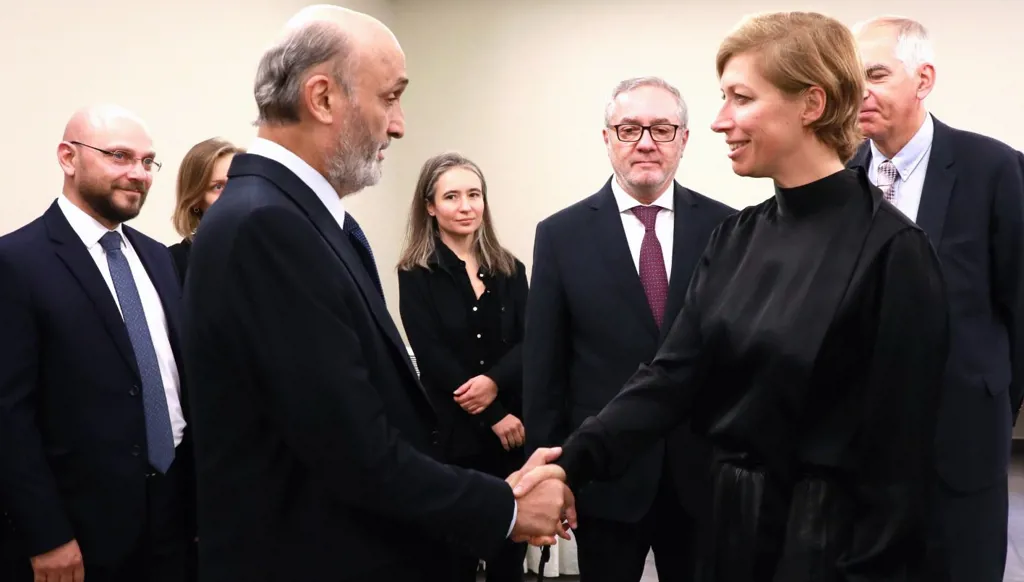 جعجع بعد لقائه لو جاندر: فرنسا تريد دولة جدية