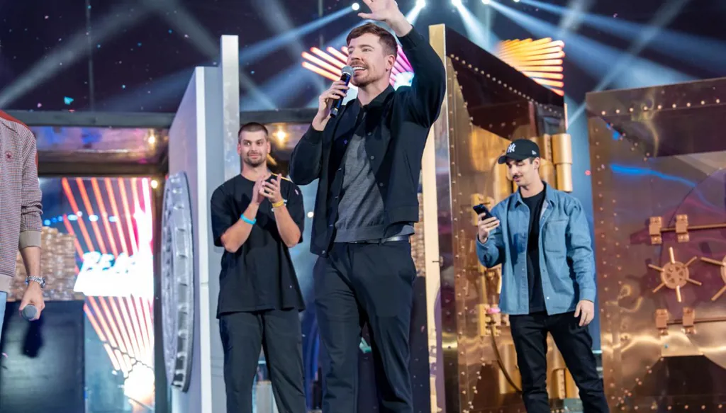 مستر بيست يحيي تجربة "بيست لاند" في موسم الرياض 2025 (فيديو)