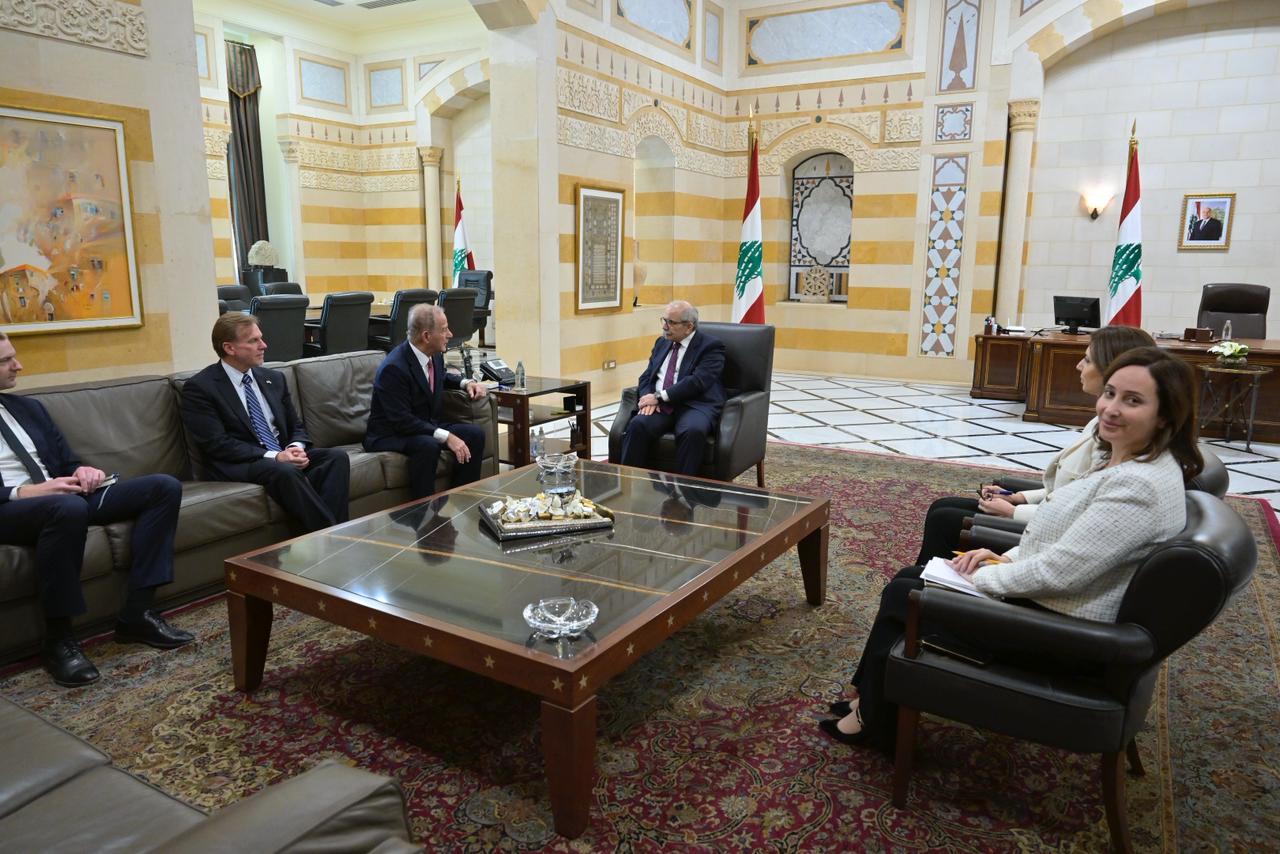 لقاء ميشال عيسى ونواف سلام (نبيل إسماعيل). 