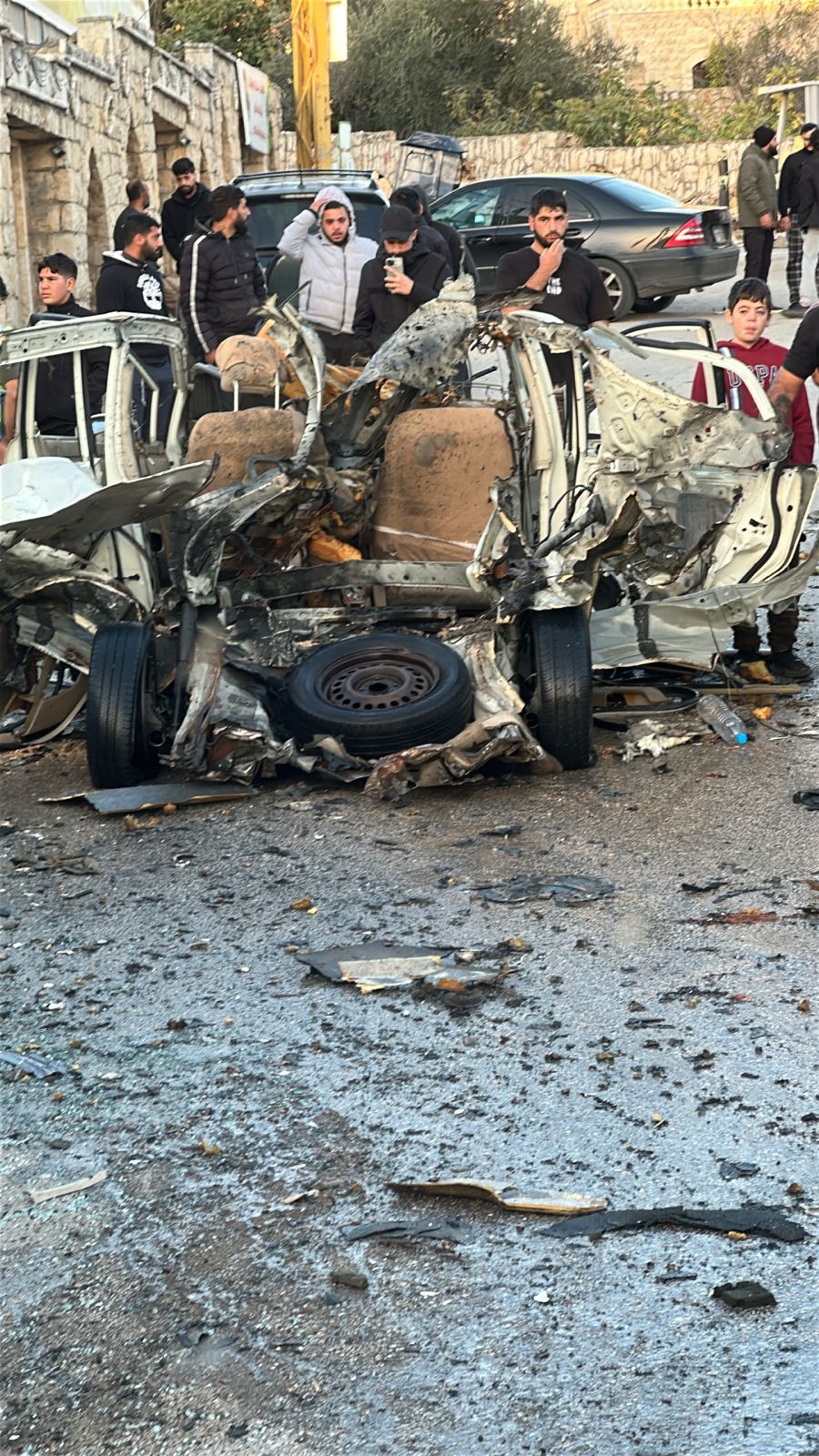 السيارة المستهدفة (إكس).