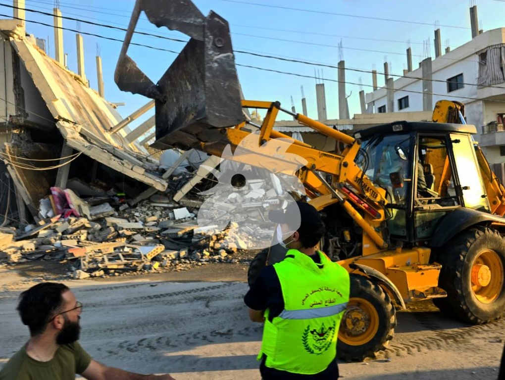 المبنى المستهدَف في بلدة ديركيفا قضاء صور جنوبي لبنان (تصوير أحمد منتش)