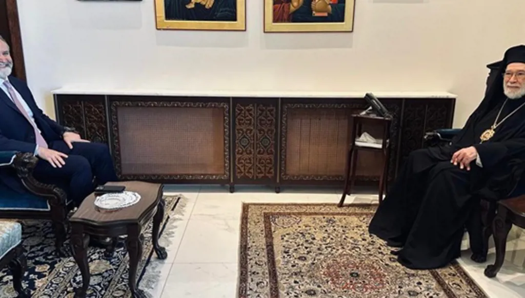 صائب سلام زار المطران عوده: ذكّرنا بأنه لا خَلاص للبنان إلا بوحدتنا