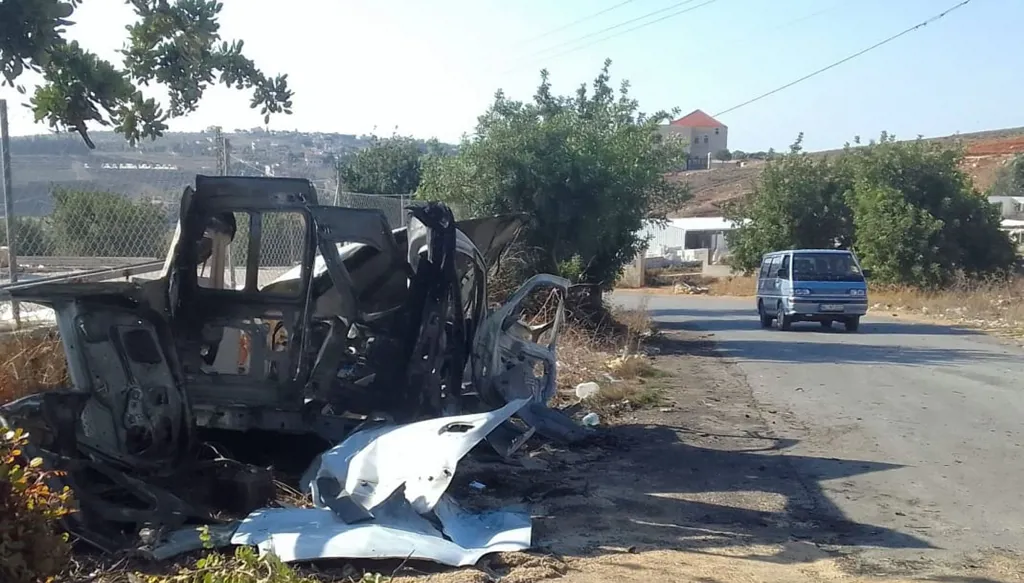 غارة إسرائيلية على طريق زوطر الشرقية (أحمد منتش). 