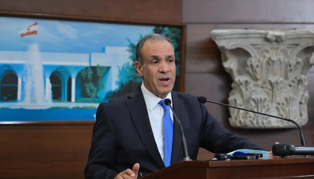 عبد العاطي يجري مباحثات هاتفية مع عدد من القيادات اللبنانية السابقة خلال زيارته إلى بيروت