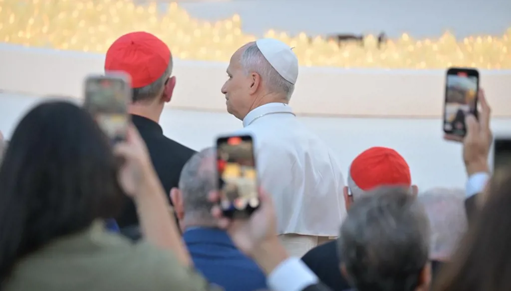 البابا يوحّد "كل لبنان" تحت خيمة واحدة: كونوا صانعي سلام