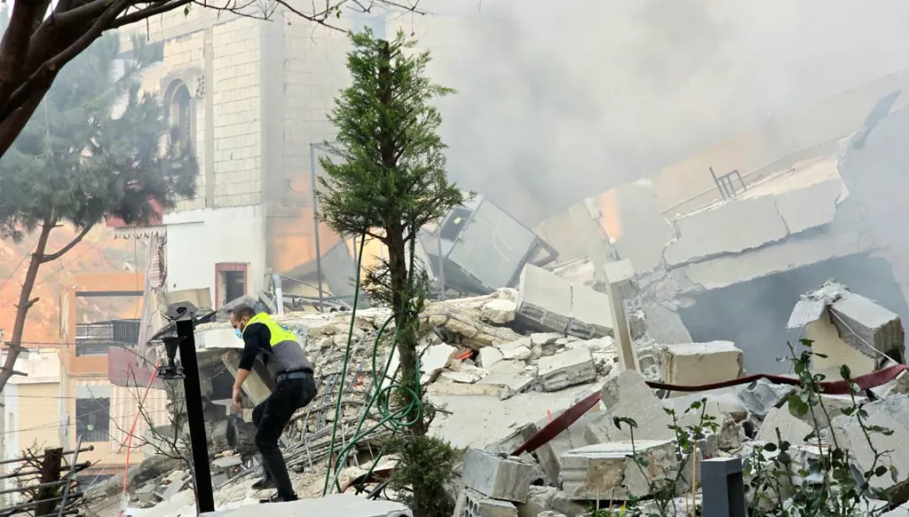 5 عند الخامسة: تصعيد إسرائيلي في جنوب لبنان ووفد مجلس الأمن في سوريا