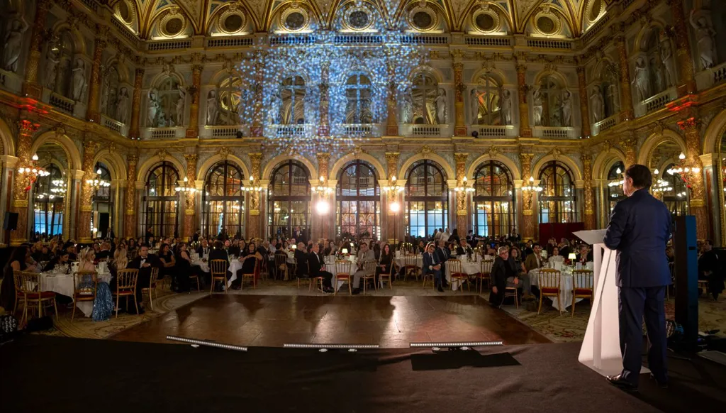 باريس تحتضن "Gala du Soleil" دعماً لنساء لبنان… والسفير ربيع الشاعر: "أنتم قوّتنا"