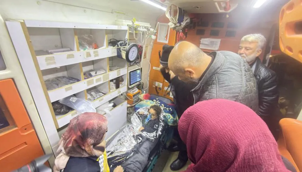 إنقاذ طفلة سقطت في بئرٍ في سوريا