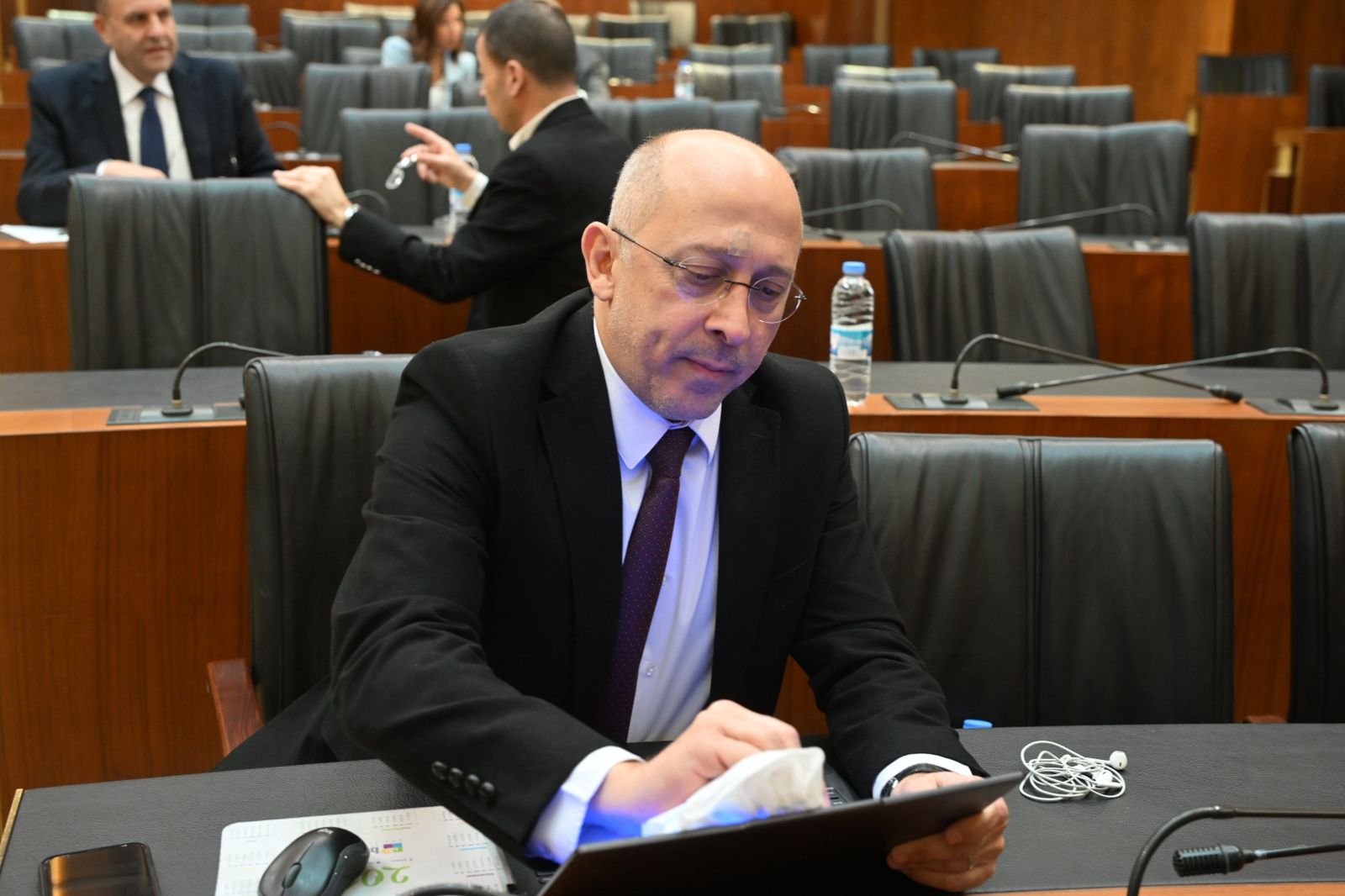 جلسة لجنة المال والموازنة (حسام شبارو).